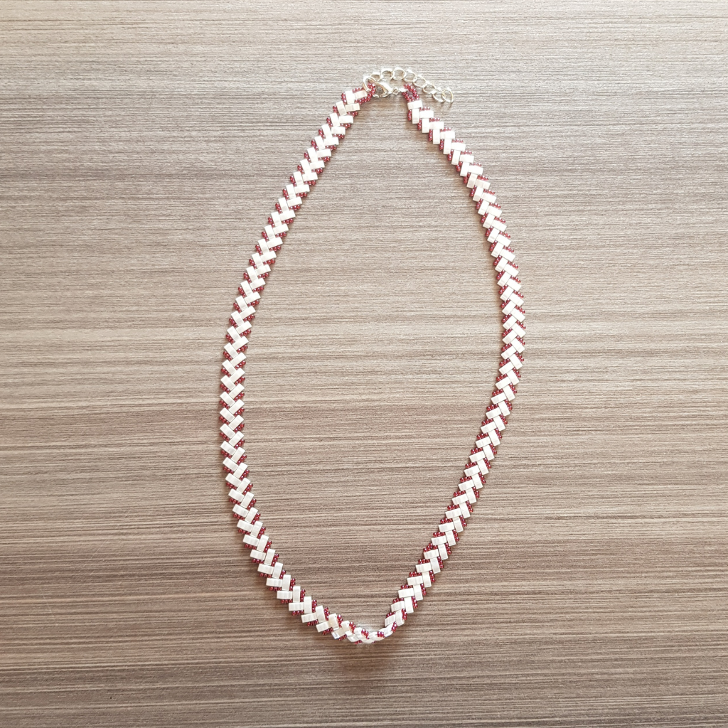 LG29 Collier perles tissé