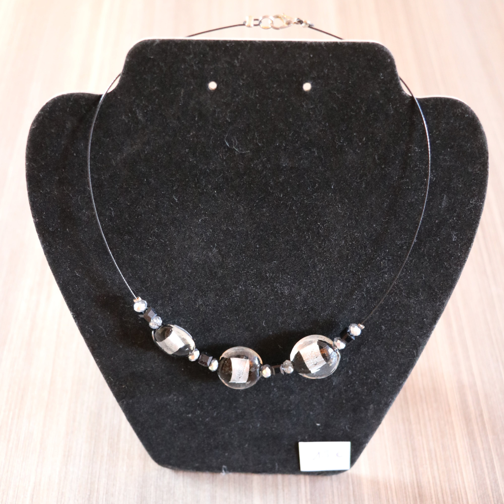 LG17 Collier de perles