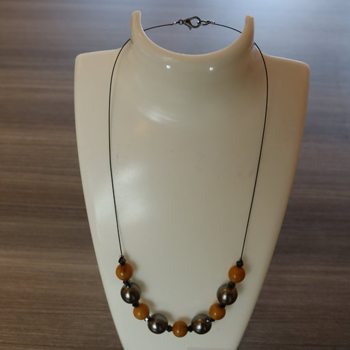 LG 13 Collier de perles