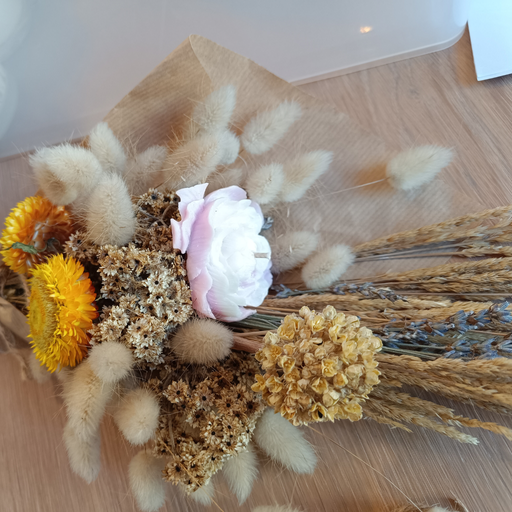 Bouquet séché avec bougie